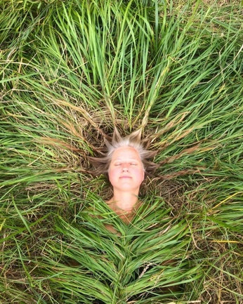 A cover of "designing-prompts" cluster. The owner is j8design. The cluster consists of 9 elements.