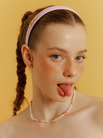 A cover of "Portraits" cluster. The owner is fckurculture. The cluster description is "Portraits and stuff". The cluster consists of 60 elements.