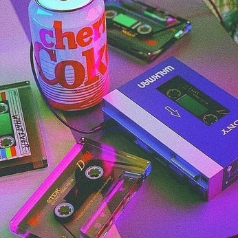 A cover of "Colour" cluster. The owner is lythrum.meerkat. The cluster consists of 102 elements.