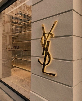 A cover of "Saint Laurent" cluster. The owner is kissssi. The cluster consists of 158 elements.