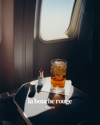 A cover of "Luxury Branding" cluster. The owner is nikki123. The cluster consists of 17 elements.