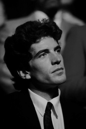 A cover of "kennedy fever" cluster. The owner is flouis. The cluster consists of 23 elements.