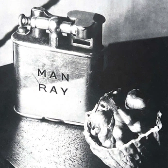 A cover of "Ray, Man" cluster. The owner is julesziz. The cluster description is "Pages from “Photographien Paris 1920-1934”". The cluster consists of 24 elements.