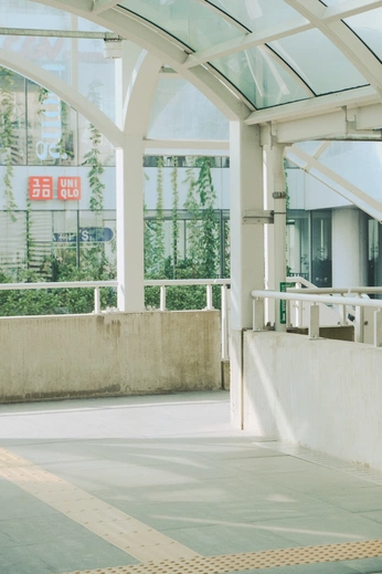 A cover of "Metro station" cluster. The owner is felixngo. The cluster consists of 8 elements.