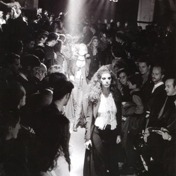 A cover of "runway model who?" cluster. The owner is n1amh. The cluster consists of 10 elements.