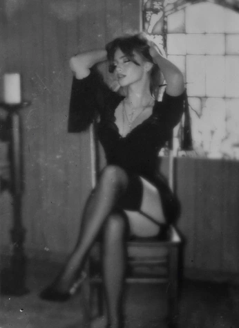 A cover of "B&W" cluster. The owner is chillinn.102. The cluster consists of 18 elements.