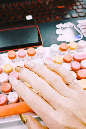 A cover of "Me and my thoughts" cluster. The owner is heddddddddddy. The cluster consists of 2 elements.