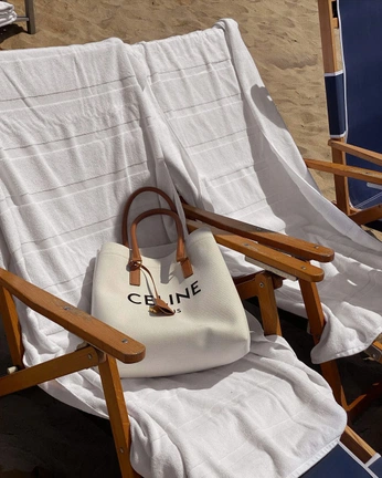 A cover of "Beach" cluster. The owner is stephenguidry. The cluster consists of 5 elements.