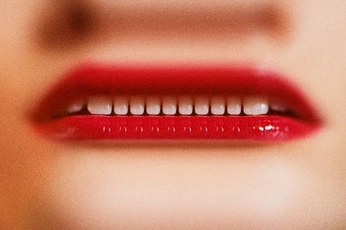 A cover of "uncannny" cluster. The owner is micaelabeaumont. The cluster consists of 3 elements.