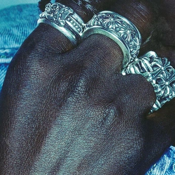 A cover of "Blue" cluster. The owner is gabysiry. The cluster consists of 7 elements.