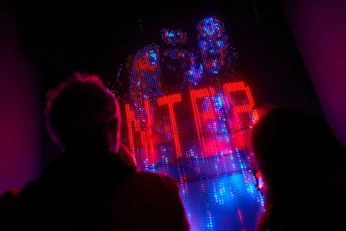 A cover of "Art Installation" cluster. The owner is etidou. The cluster consists of 3 elements.