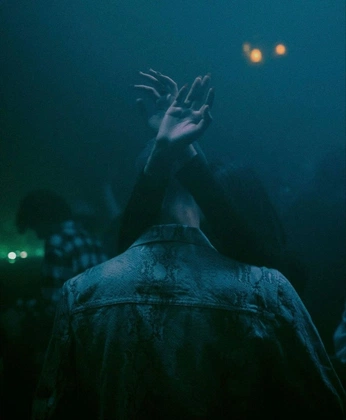 A cover of "BLUEROOM PHOTO" cluster. The owner is borisbestie. The cluster consists of 18 elements.