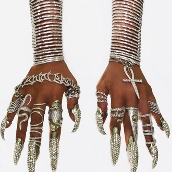 A cover of "Jewelry (P)" cluster. The owner is skillett. The cluster consists of 163 elements.