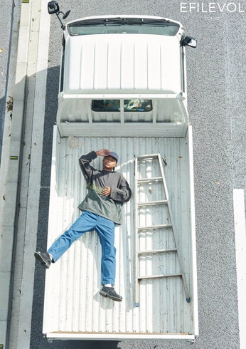 A cover of "troicroi" cluster. The owner is bloomingnarciss. The cluster consists of 21 elements.