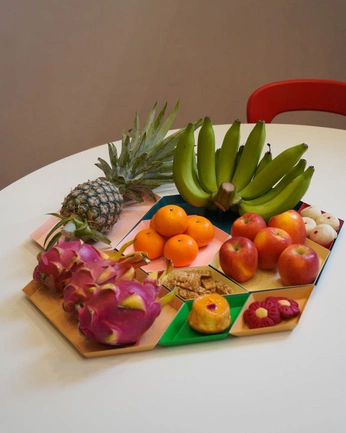 A cover of "Fruta" cluster. The owner is zunza. The cluster consists of 3 elements.