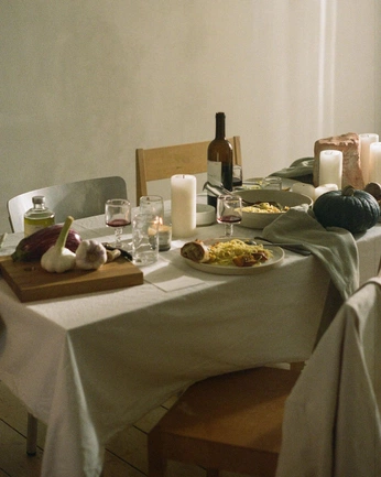 A cover of "table set up" cluster. The owner is vanessalobato. The cluster consists of 9 elements.