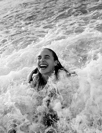 A cover of "woman" cluster. The owner is birdi. The cluster consists of 10 elements.