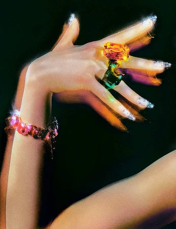 A cover of "Promote" cluster. The owner is mahirokh. The cluster consists of 4 elements.