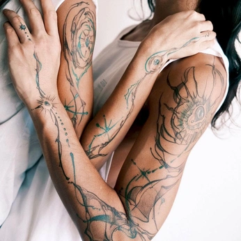 A cover of "inkspo" cluster. The owner is rai. The cluster description is "visual stimuli ﹒ jagua ﹒ henna ﹒ tattoo". The cluster consists of 523 elements.