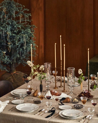 A cover of "AW" cluster. The owner is akphillips367. The cluster consists of 13 elements.