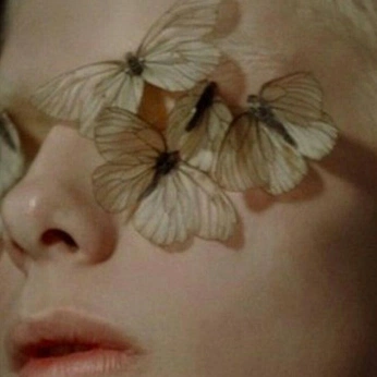 A cover of "cytherean" cluster. The owner is ivelle. The cluster consists of 8 elements.