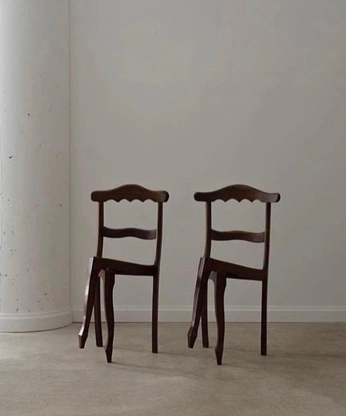 A cover of "furniture" cluster. The owner is deniseddragon. The cluster consists of 2 elements.