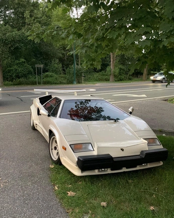 A cover of "miami in the 80s" cluster. The owner is chromadharma. The cluster consists of 3 elements.