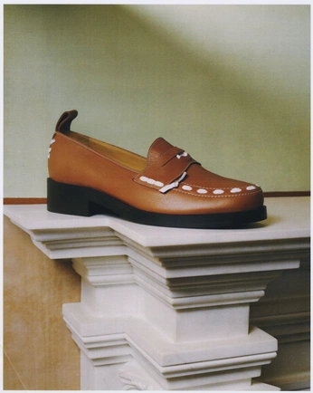 A cover of "shoes" cluster. The owner is annnbuuu. The cluster consists of 6 elements.