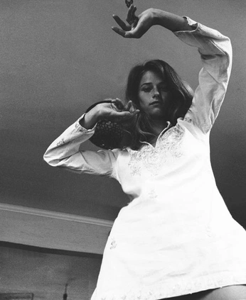 A cover of "ropita" cluster. The owner is devaduran. The cluster consists of 5 elements.