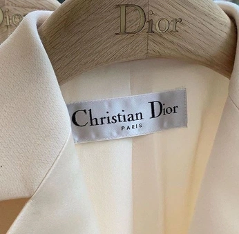 A cover of "CD" cluster. The owner is byaoifewong. The cluster consists of 5 elements.