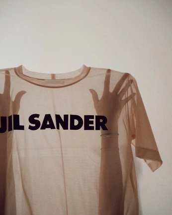 A cover of "Drappings" cluster. The owner is daisybdubs. The cluster consists of 1 element.