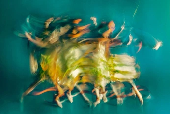 A cover of "BlurrryVision" cluster. The owner is bearavecmoi. The cluster consists of 26 elements.