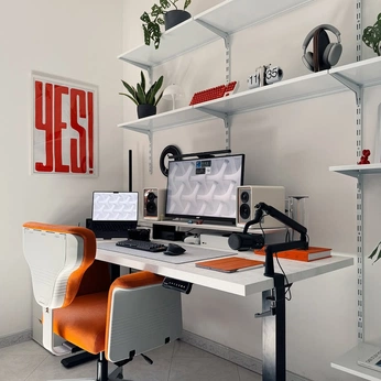 A cover of "CORE" cluster. The owner is sglnce. The cluster consists of 140 elements.