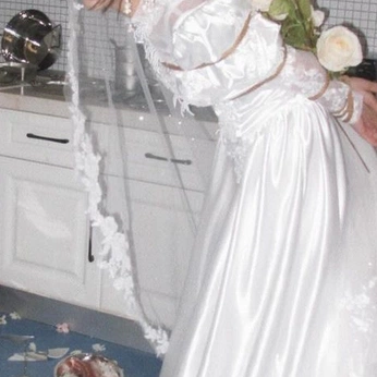 A cover of "Wed" cluster. The owner is eclipsewilliam. The cluster consists of 52 elements.