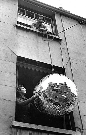 A cover of "N&B" cluster. The owner is margauxplg. The cluster consists of 20 elements.