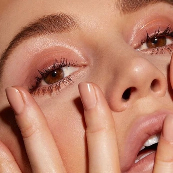 A cover of "Makeup Inspo" cluster. The owner is jjessica. The cluster consists of 5 elements.