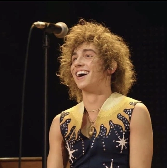 A cover of "GRETA VAN FLEET ★" cluster. The owner is solipstic.hum. The cluster consists of 7 elements.