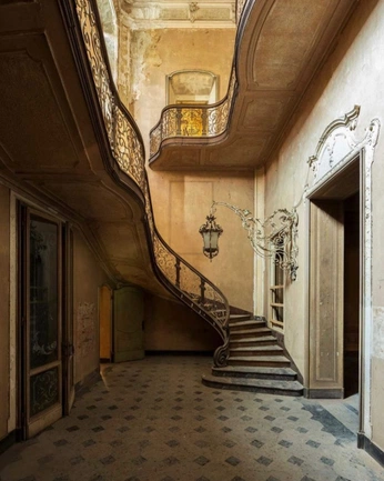 A cover of "Space" cluster. The owner is momoisme. The cluster consists of 2 elements.