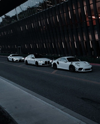 A cover of "internet money" cluster. The owner is tibeau.l. The cluster consists of 14 elements.