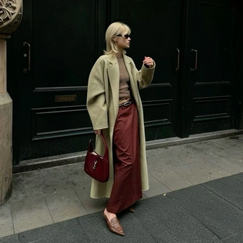 A cover of "Fashion evolution" cluster. The owner is lea.matilde. The cluster consists of 90 elements.