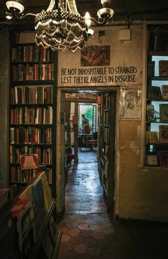 A cover of "escape places" cluster. The owner is cuspofcami. The cluster consists of 17 elements.