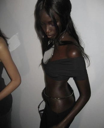 A cover of "ahh concept" cluster. The owner is houseplantson. The cluster consists of 25 elements.