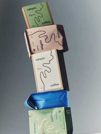 A cover of "Elevate" cluster. The owner is jessberlin. The cluster consists of 20 elements.