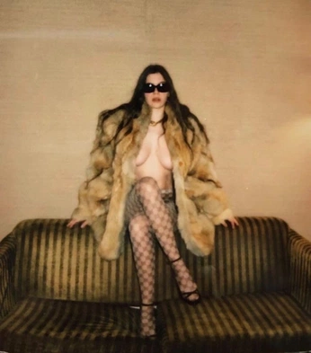 A cover of "Sofa photoshoots" cluster. The owner is velvetserpent. The cluster consists of 11 elements.