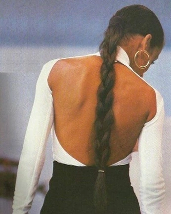 A cover of "Backless" cluster. The owner is marybloom7. The cluster consists of 2 elements.