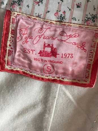 A cover of "Dublin Vintage Clothing" cluster. The owner is bpelech. The cluster consists of 24 elements.