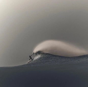 A cover of "WAVES" cluster. The owner is joshuaspear1. The cluster consists of 20 elements.