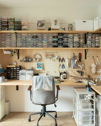 A cover of "Office" cluster. The owner is darkpours. The cluster consists of 9 elements.