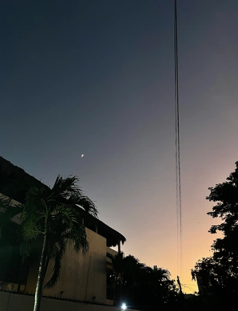 A cover of "Warm days" cluster. The owner is nainee. The cluster consists of 1 element.