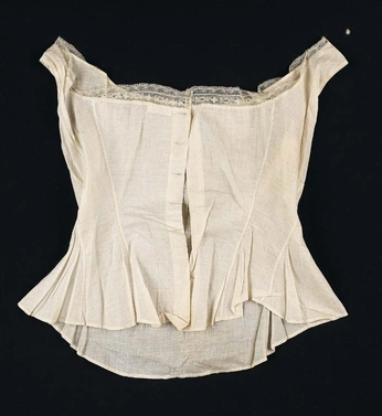 A cover of "[OC] Beatrice Agnelli" cluster. The owner is thefinalsnart. The cluster description is "D.Gray-Man OC Beatrice, Exorcist and Nurse of the Black Order.". The cluster consists of 8 elements.